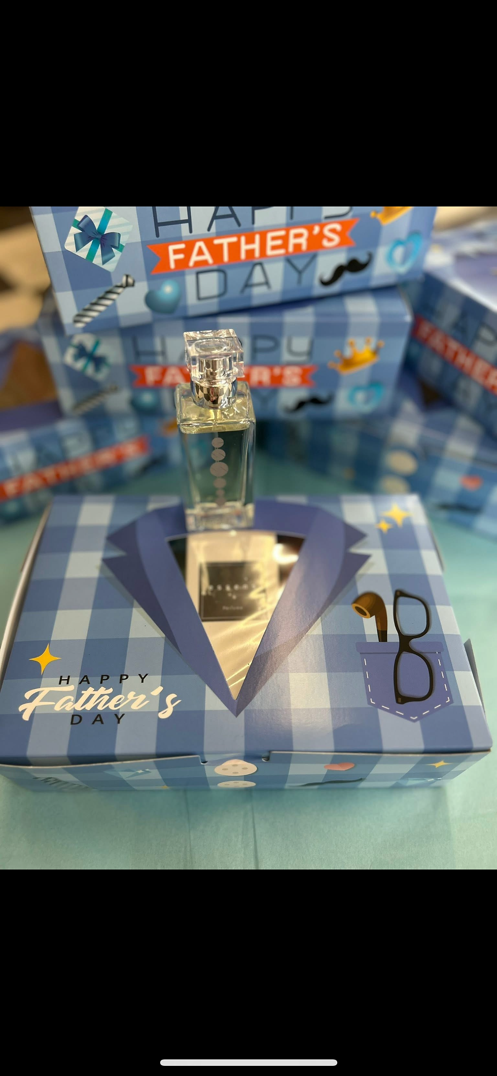 Thumbnail: M025 Essens sauvage, dad Jigsaw piece  and dad gift box  