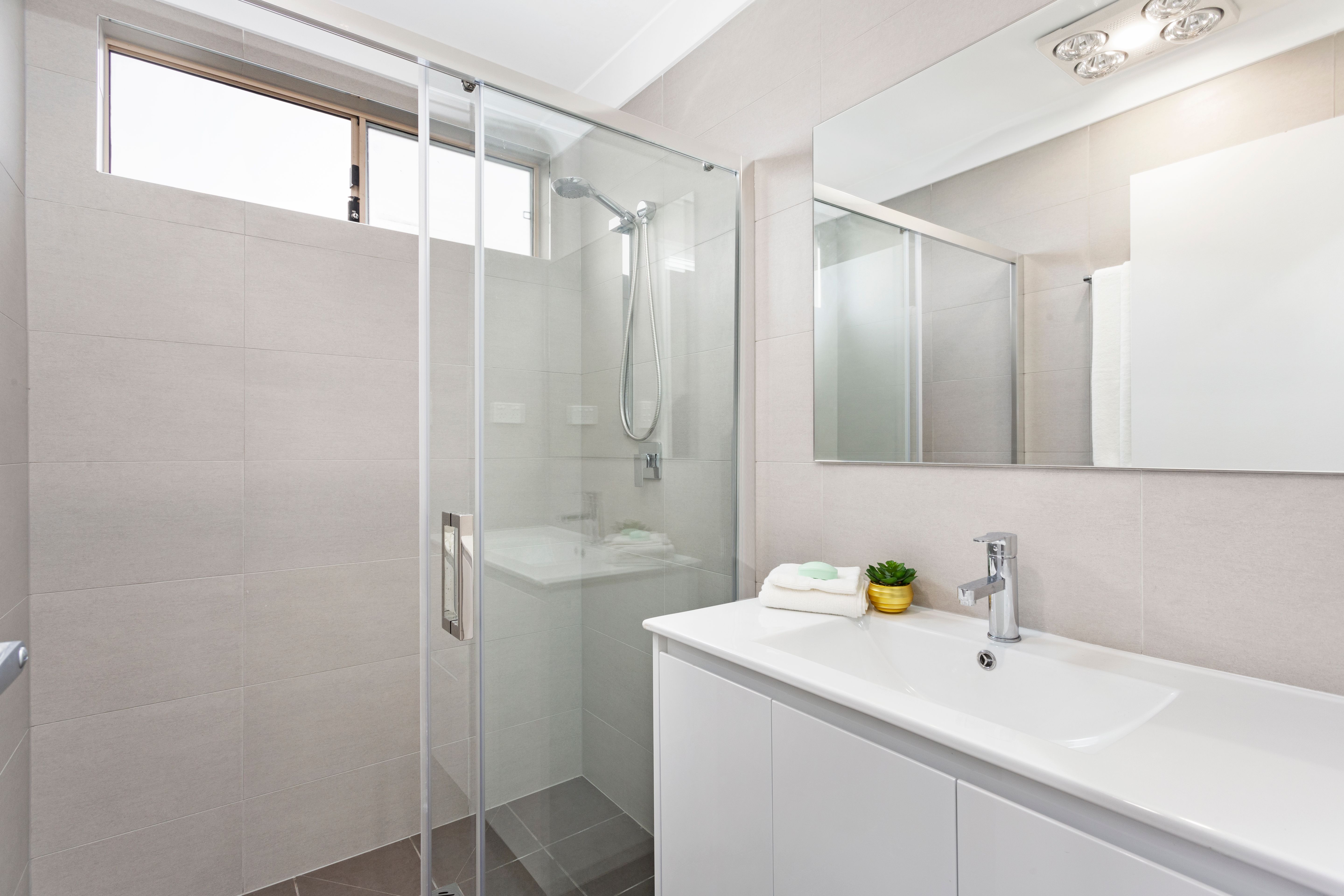Full House reno bathroom