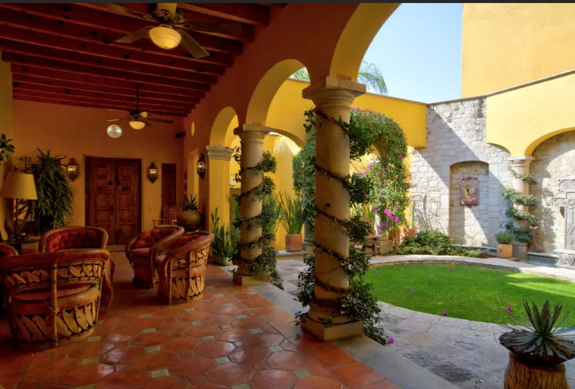 Courtyard Patio 2.jpg