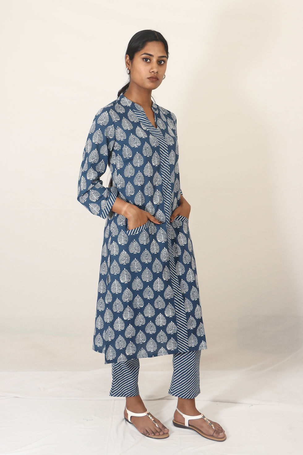 Thumbnail: Twilight Hand Block Print cotton kurta set pocket