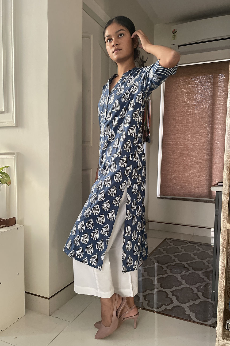 Thumbnail: navy blue daywear side