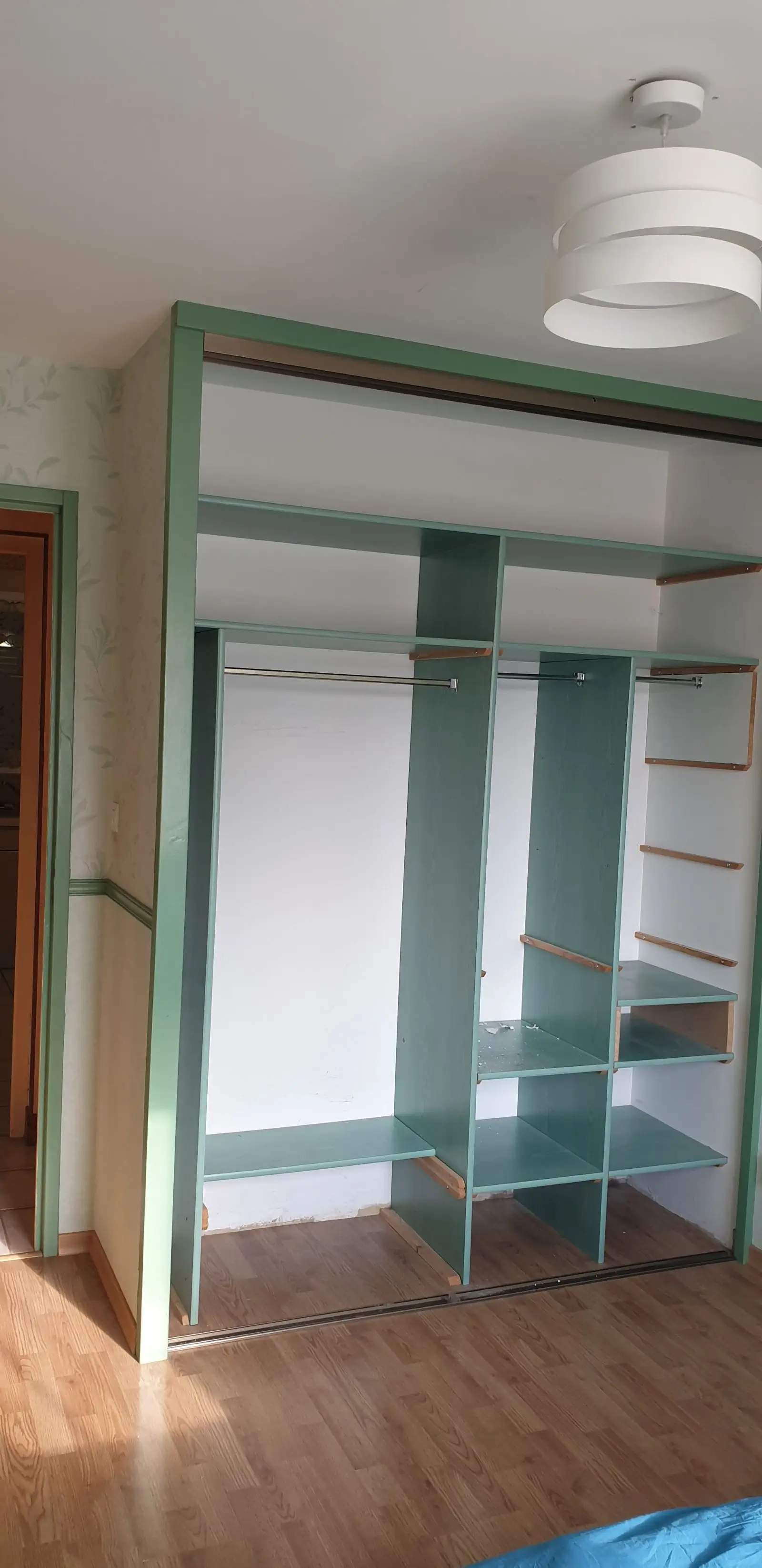  Avant placard accolé chambre pour rénovation salle de bain Rambouillet Yvelines – GDS Construction