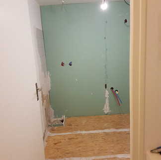 Après – Douche italienne et carrelage effet marbre poli brillant – GDS Construction