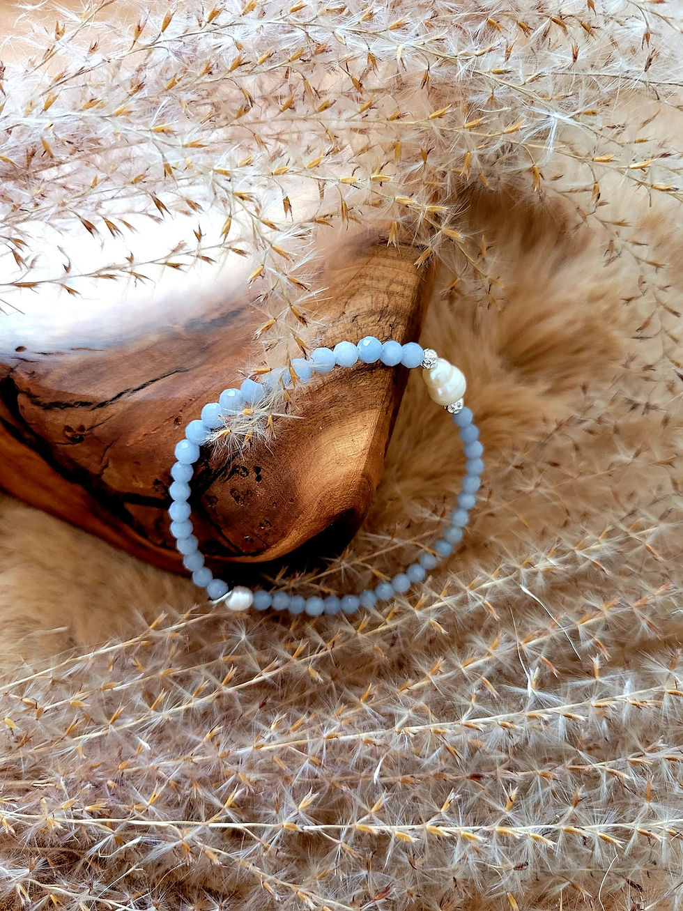 Thumbnail: TOUCH OF ANGELS BRACELET - Angelite