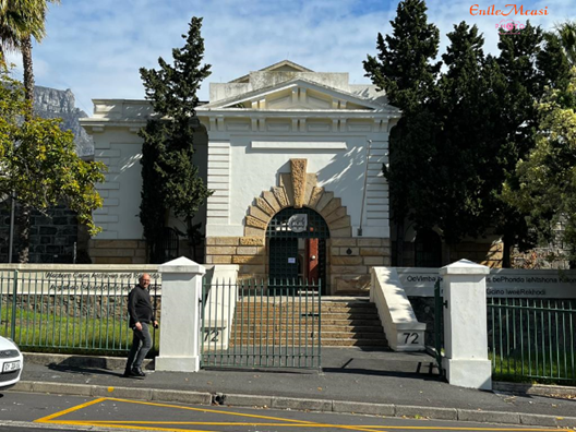 The unkowns of Roeland Street