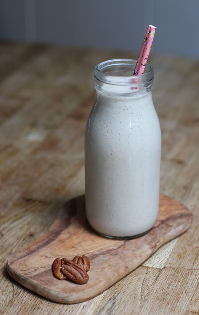creamy banana milkshake smoothie