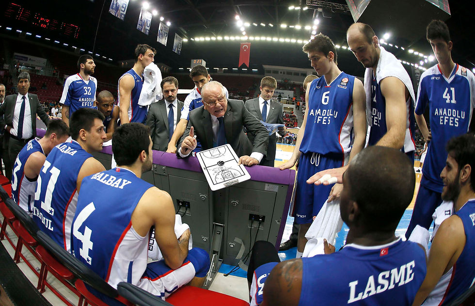 Anadolu_Efes_v_Unics_Kazan_16102014_TURKPIX_859596.jpg