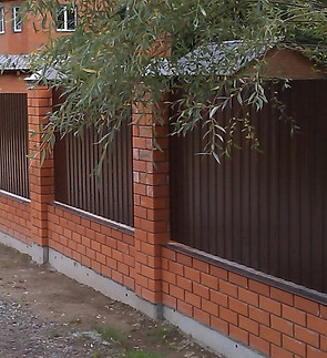 Brick Fencing and pillars.jpg
