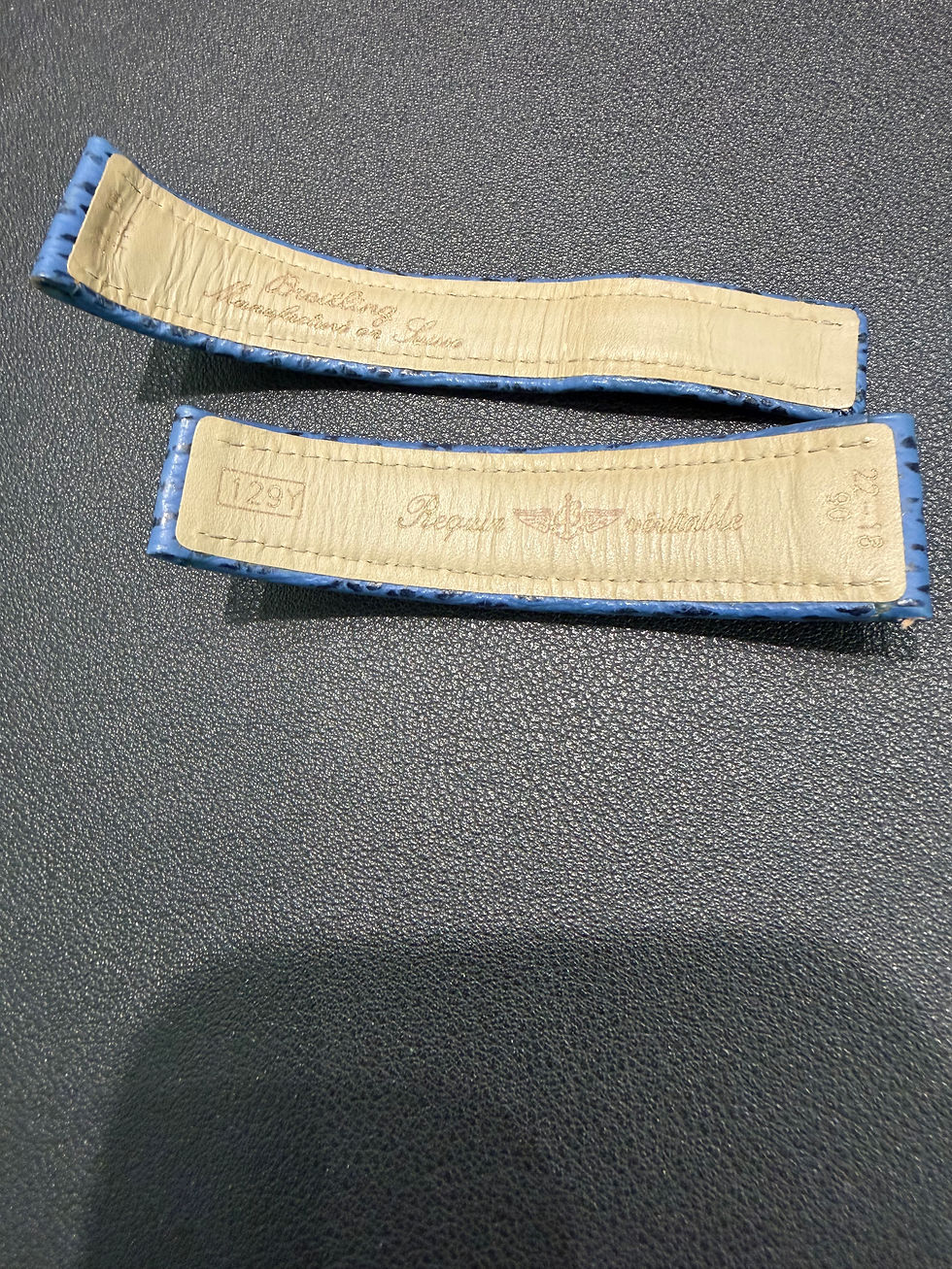 縮圖：Breitling 原裝鯊魚皮， 20*18 mm錶帶一條