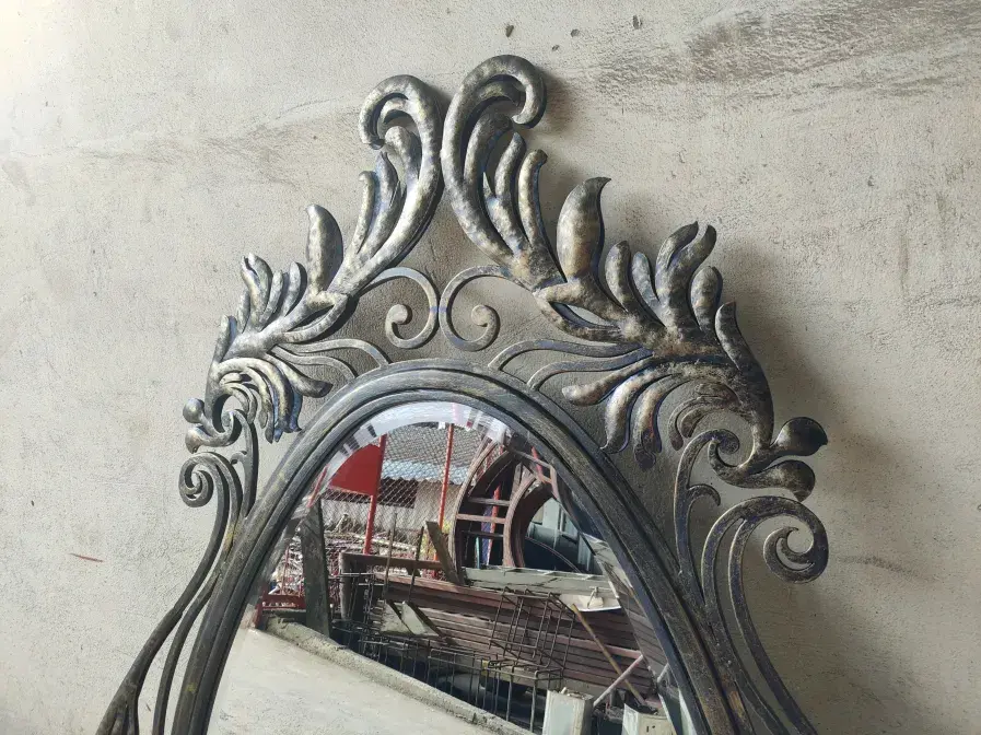 Thumbnail: Decadent Iron mirror 03