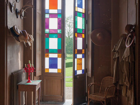 ກະຈົກສີທີ່ທັນສະໄໝ ແລະ ຮ່ວມສະໄໝ | ເມື່ອກະຈົກກາຍເປັນຮູບແບບສິລະປະຮ່ວມສະໄໝໃນເຮືອນທີ່ທັນສະໄໝ.