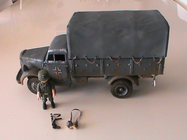 Miniatura: CAMION OPEL BLITZ (FRANCIA-1942) REF 002