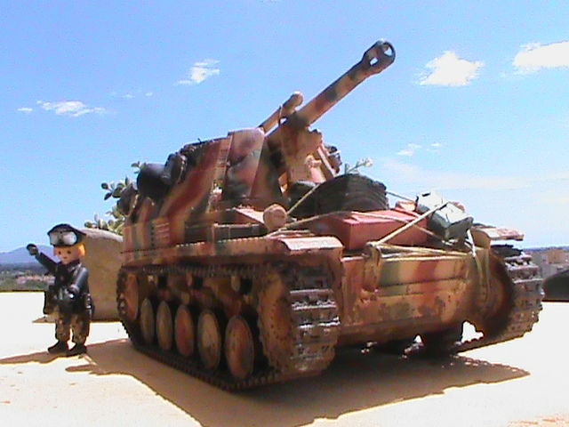 Miniatura: TANQUE WESPE (3D)+OFICIAL (FRONT ORIENTAL REF-001