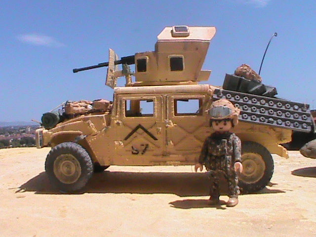 Miniatura: HUMVEE US NAVY SEALS +CONDUCTOR REF 001