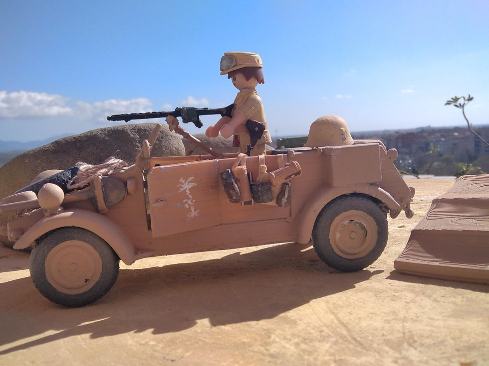 Miniatura: KUBELWAGEN AFRIKA KORPS (3D)+CONDUCTOR (LIBIA-1941) REF-001