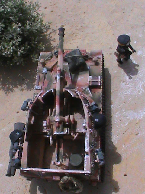 Miniatura: TANQUE WESPE (3D)+OFICIAL (FRONT ORIENTAL REF-001