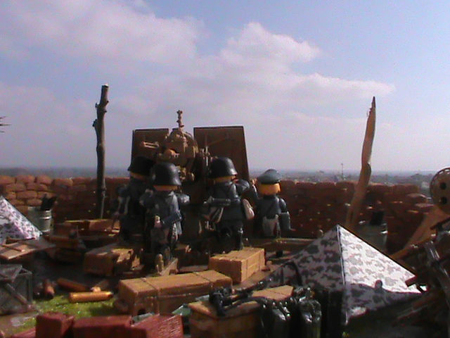 Miniatura: PUESTO DE ARTILLERIA 88 MM