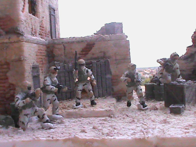 Miniatura: MARINES EEUU 1:72 DESERT CAMO 2003-2011 REF:003