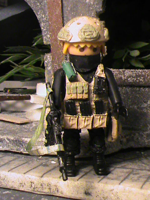 Miniatura: FUERZAS ESPECIALES ALEMANAS(GSG9) 2016 REF-0209