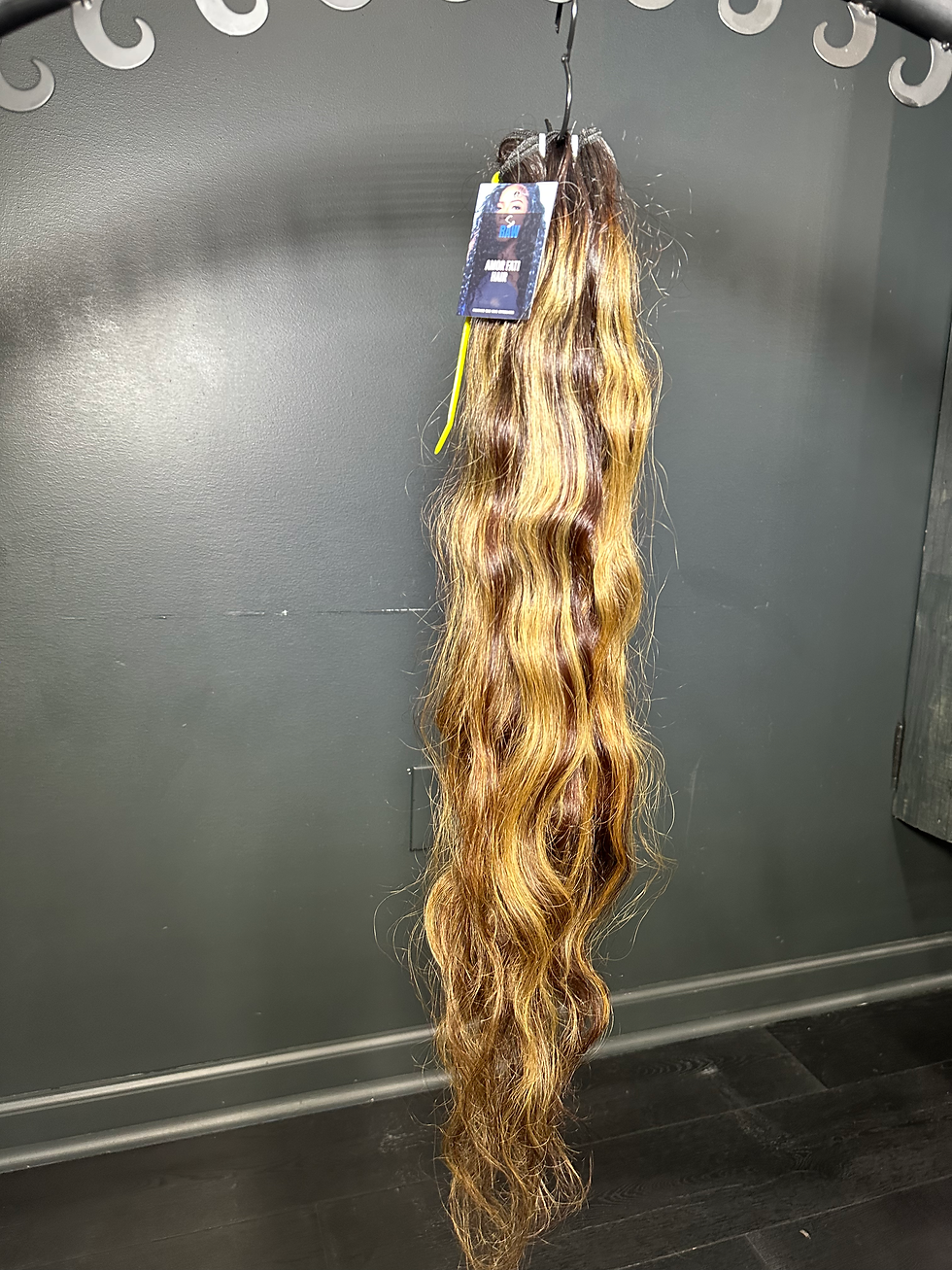 Thumbnail: Indian Wavy Yellow Blonde Bundle 30'