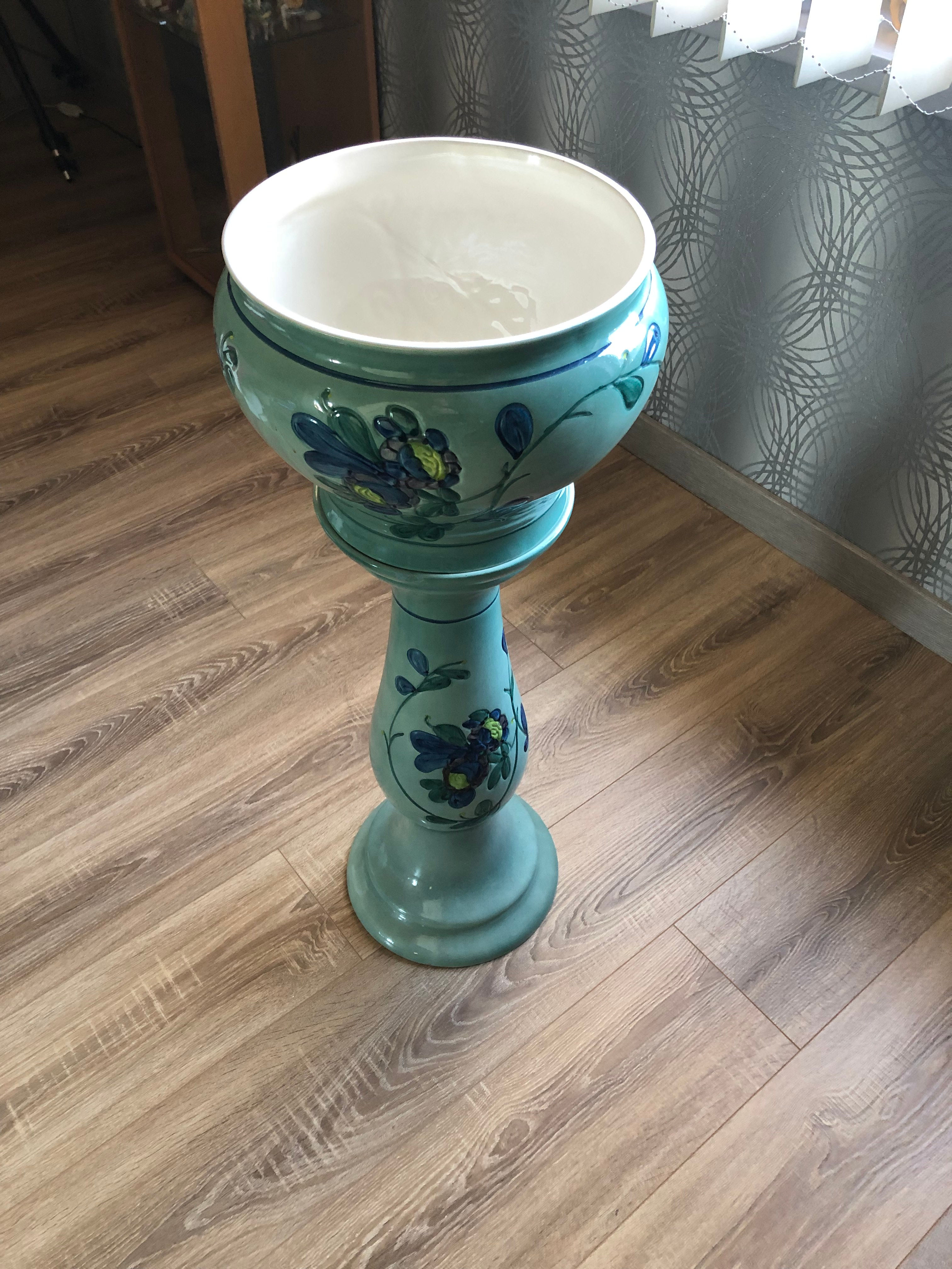 pot à fleur sur pied