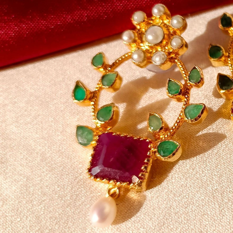 Thumbnail: Pari Ratna Pendant Set