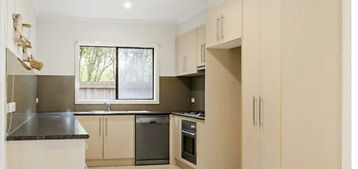 kitchen before.jpg