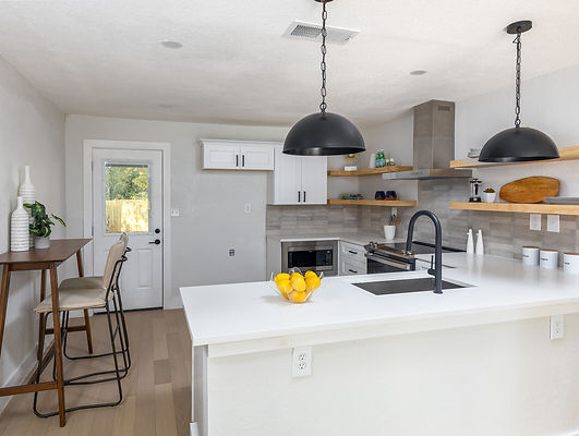 12_20201112_Jordan_Pierce__6202_Larch_Terrace_Austin_78741_12_of_24_mls.jpg