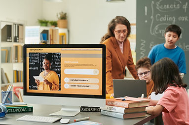 online merge offline education