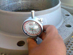 INSPEÇÃO DA RUGOSIDADE APÓS JATEAMNETO