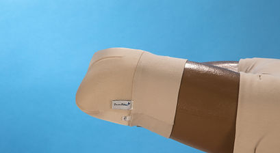 A contoured cup of 2 layers of MicroSpring Textile provides protection for the amputation site. Stretch fabric helps to keep the cover in place.