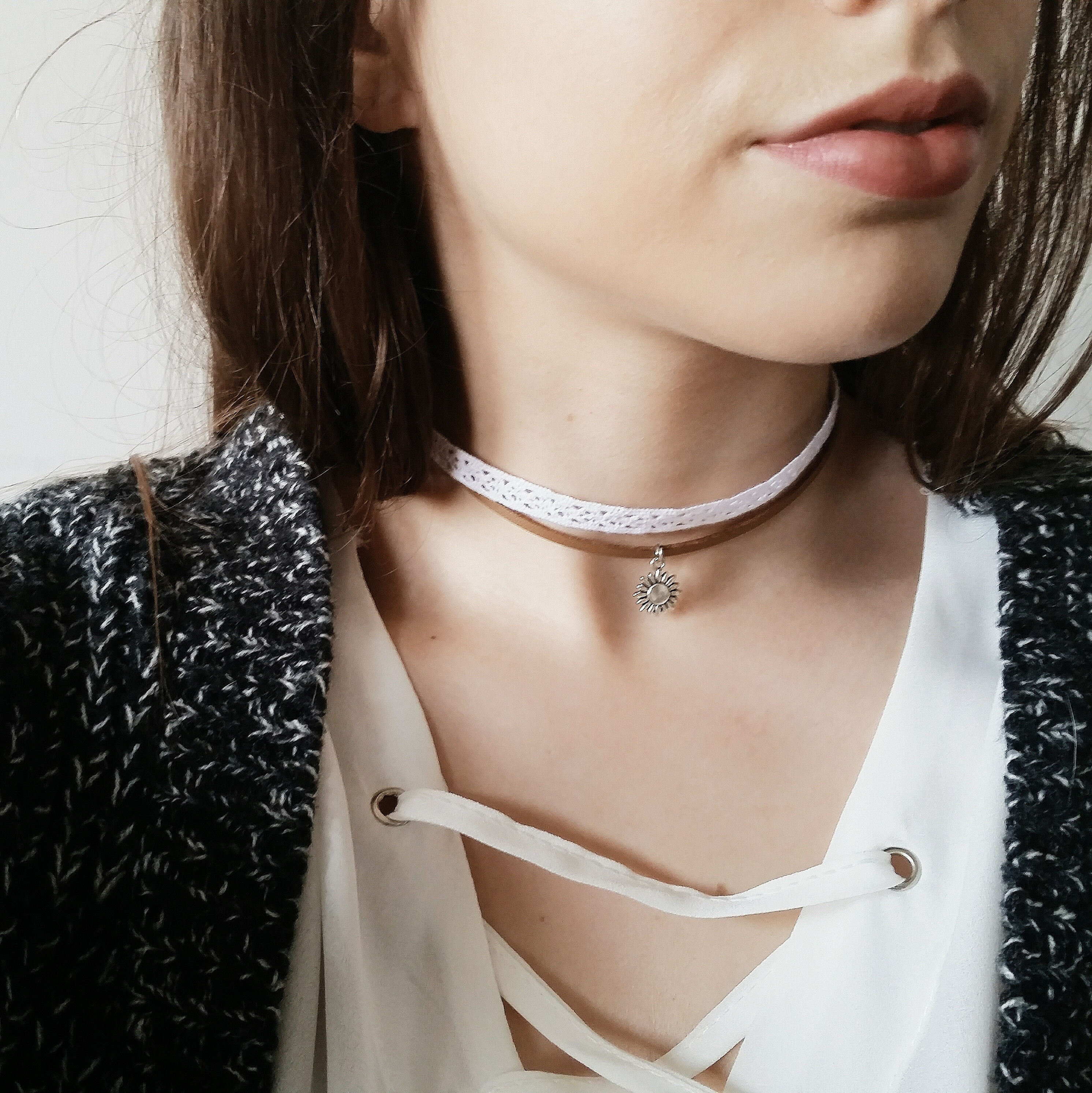 White Daisy Choker
