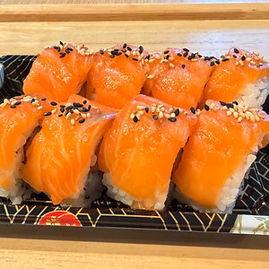 Salmon Topped Roll