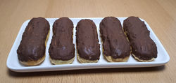 Chocolate eclair