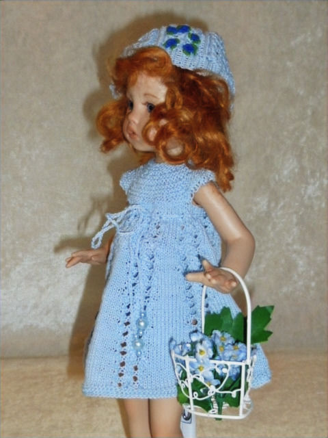Miniaturbild: Nicole, Vollporzellan, 34 cm