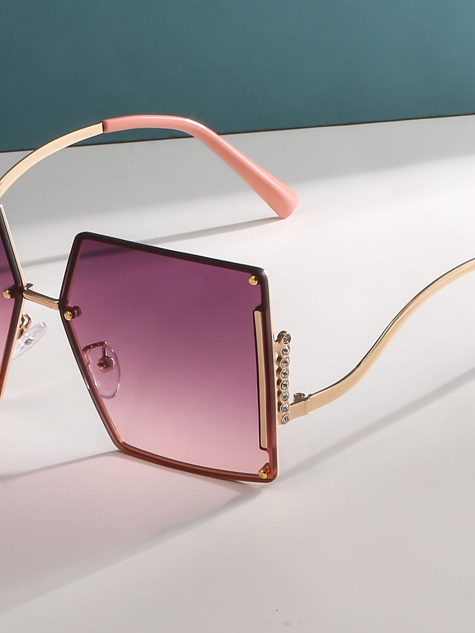 Thumbnail: Chic Square Studded Frame Sungasses