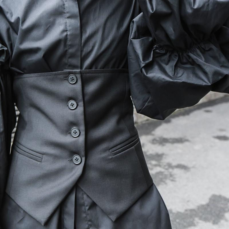 Thumbnail: Akino Button Waist Vest
