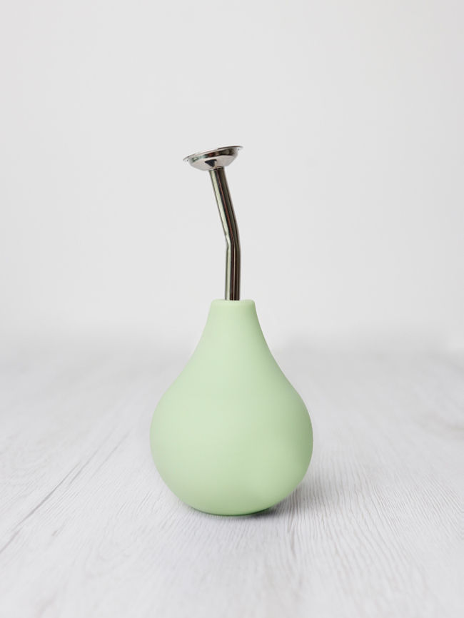 Miniature : outil pour le feutrage humide, pour mouiller les fibres, pompe arrosoir de couleur  vert clair