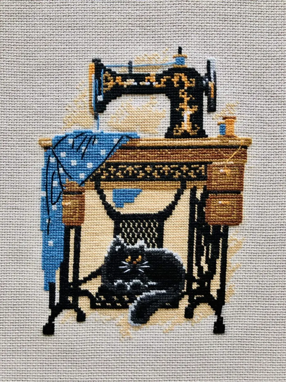 MOTIF RIOLIS - Kit broderie point de croix " Chat avec Machine à Coudre"  857