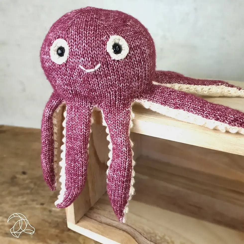 HARDICRAFT - Kit de tricot DIY - Olivia la Pieuvre de face