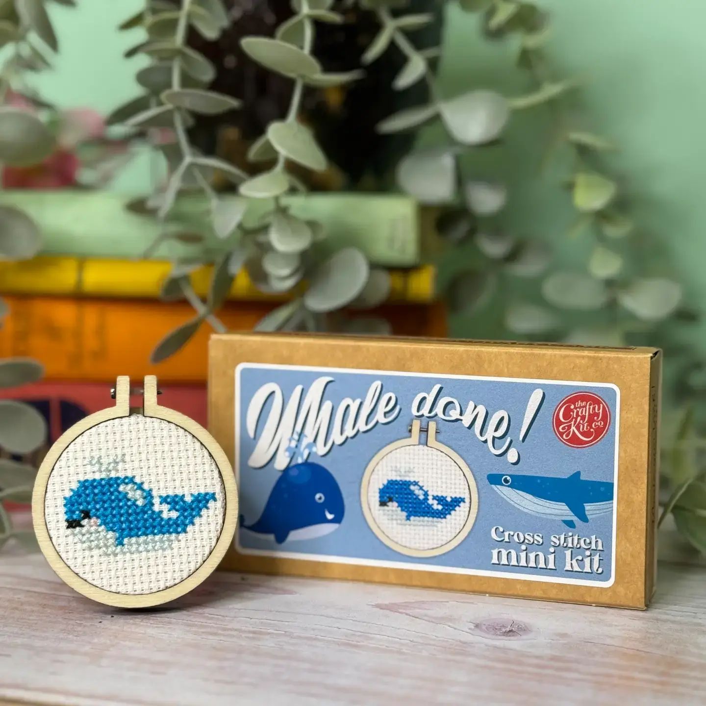 Mini kit de broderie Crafty Kit Company "Whale done" Mini Matchbox