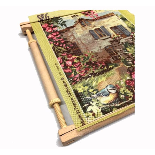 Miniature : détail du cadre de broderie et tapisserie Nurge, disponible en 3 tailles