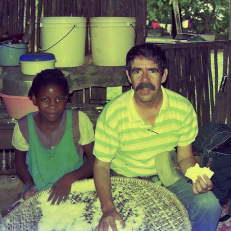 Elaboración del casabe en Honduras por Garifunas