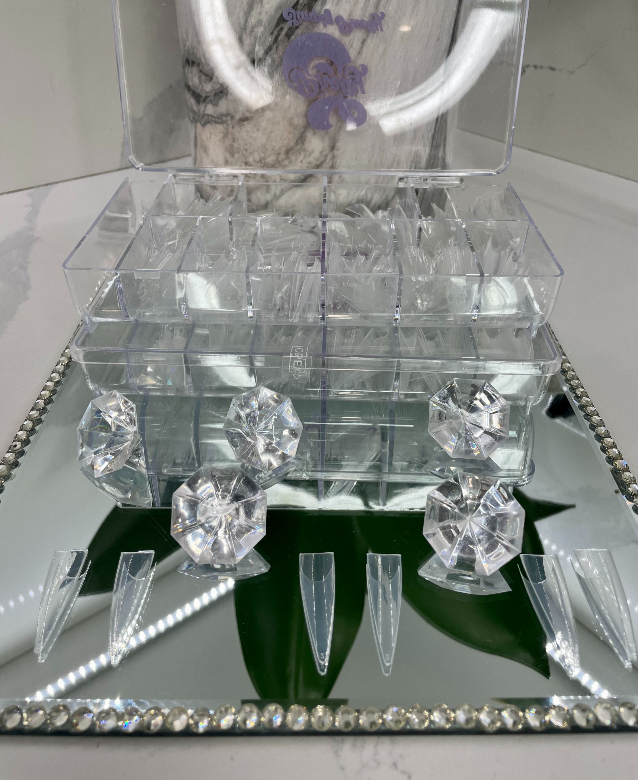 Canada Top Brand Nail Supplies with factory direct pricing. Fast GTA and Toronto shipping, Worldwide shipping to USA and Euro