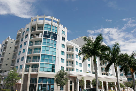 5minaway, booking operator, Cannes, Miami, Dubaï