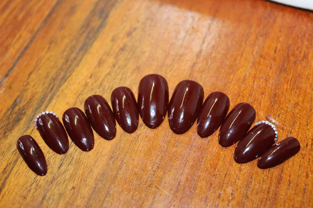 Custom nail kit (dark red)