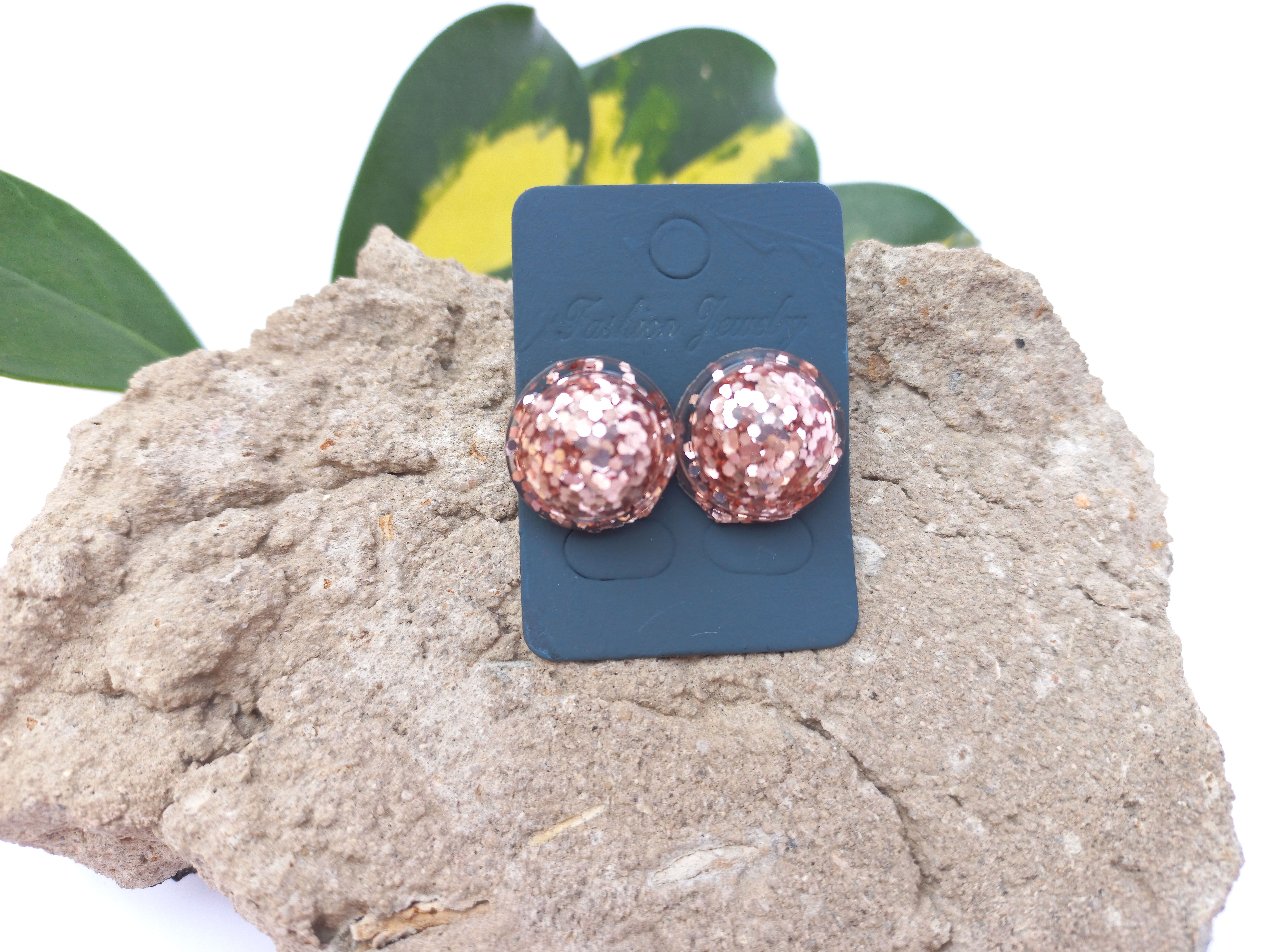 Resin Earrings (studs) 1 set (pink)