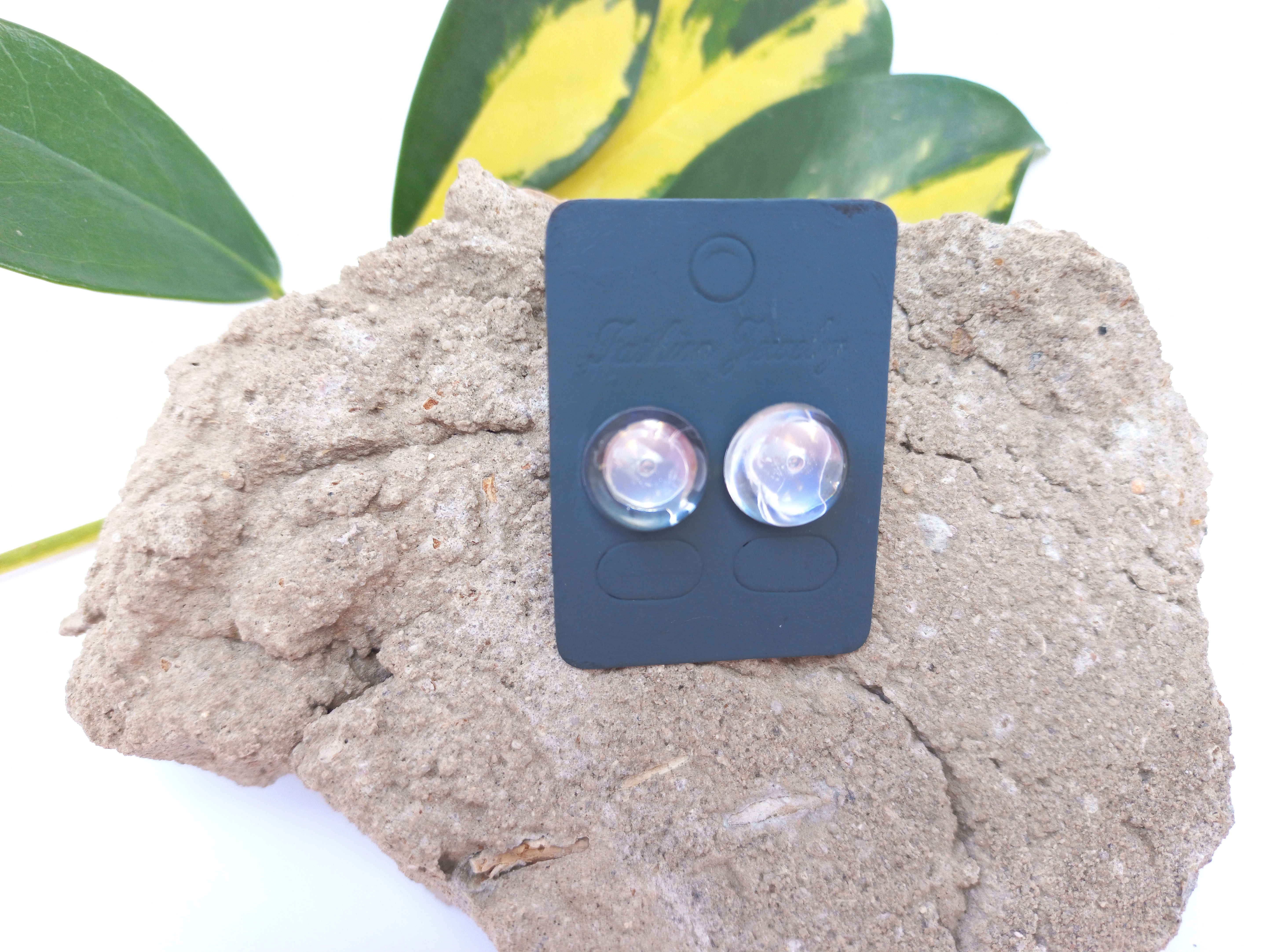 Resin Earrings (studs) 1 set (clear)