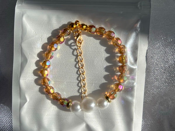 Hand made Bracelet en perles et cristaux dorés