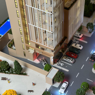  مجسم معماري عقاري مصغر من إنتاج شركة مونومنتس معالم، صنع في المملكة العربية السعودية Architectural real estate scale model by Monuments, manufactured in Saudi Arabia